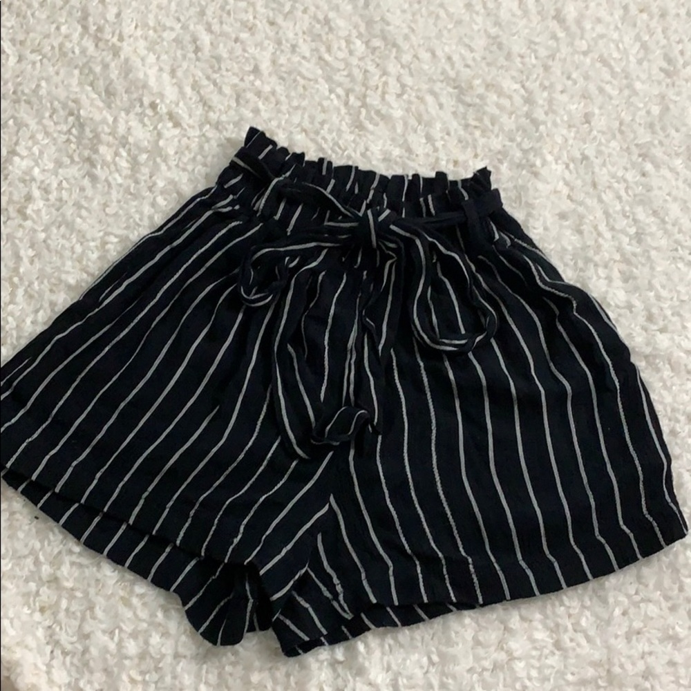 American Eagle Striped Paperbag shorts